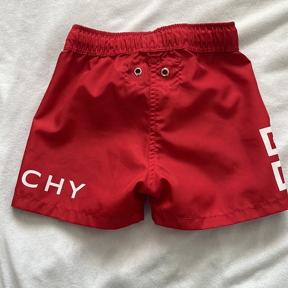 Nice regular short for a party - Picture 2 of 4